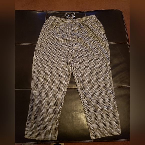 Old Navy Linen Straight Leg Pants - Picture 5 of 5